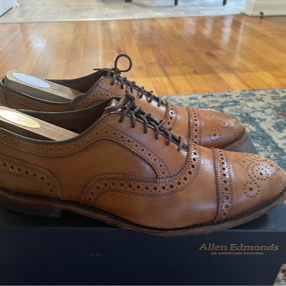 Allen Edmonds strand 9.5 D - Picture 2 of 5